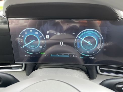 Certified 2024 Hyundai Elantra Blue image 7