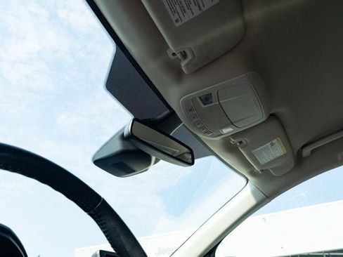 Used 2024 Ford Edge SEL AWD/4WD image 18