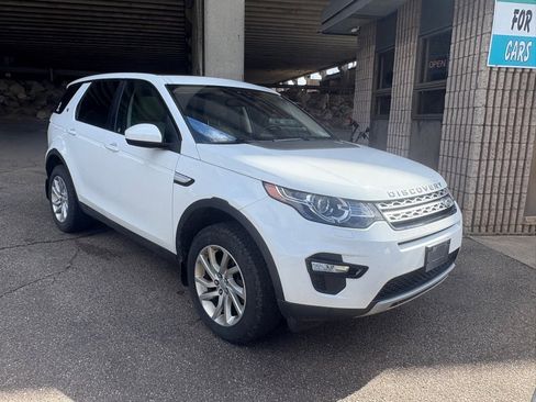 Used 2017 Land Rover Discovery Sport HSE image 2