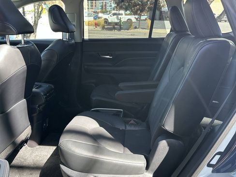 Used 2025 Toyota Grand Highlander AWD Hybrid image 19