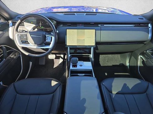 New 2025 Land Rover Range Rover SE image 9