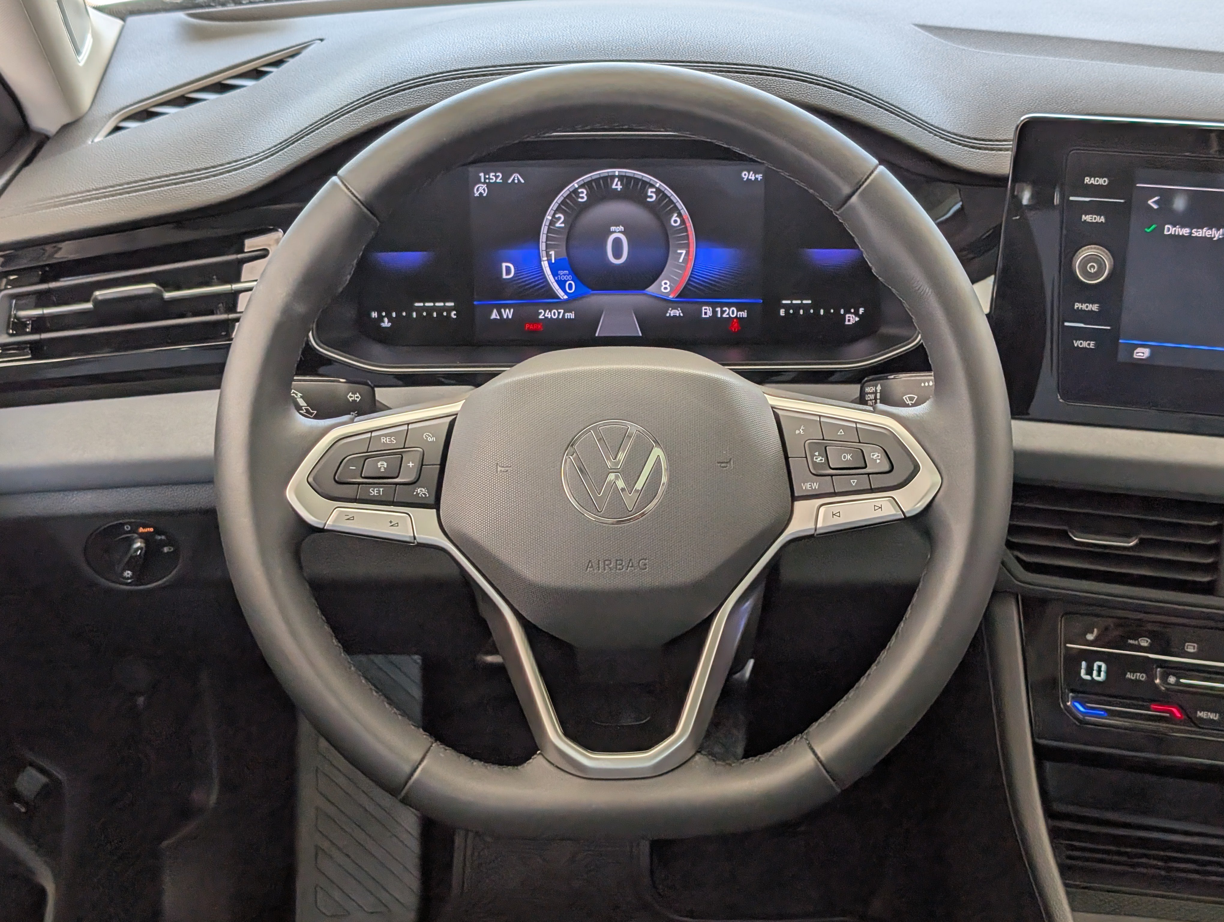 Used 2025 Volkswagen Jetta SE w/ Sunroof Package FWD image 24