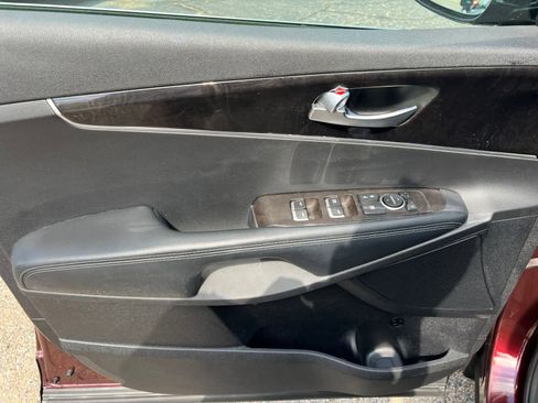 Used 2017 Kia Sorento FWD image 18