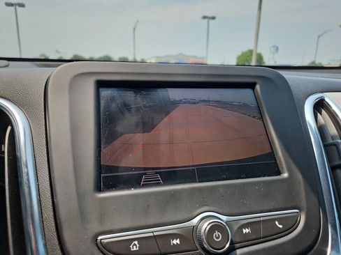 Used 2022 Chevrolet Equinox LS AWD/4WD image 10