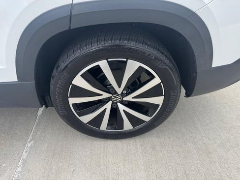 Certified 2023 Volkswagen Taos SE AWD/4WD image 22