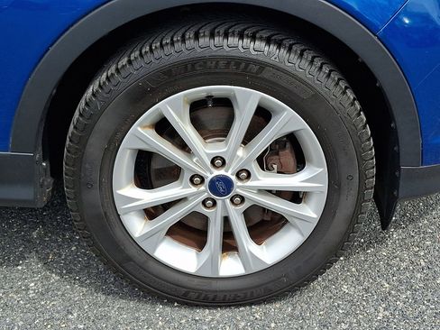 Used 2017 Ford Escape SE w/ SE Cold Weather Package AWD/4WD image 8
