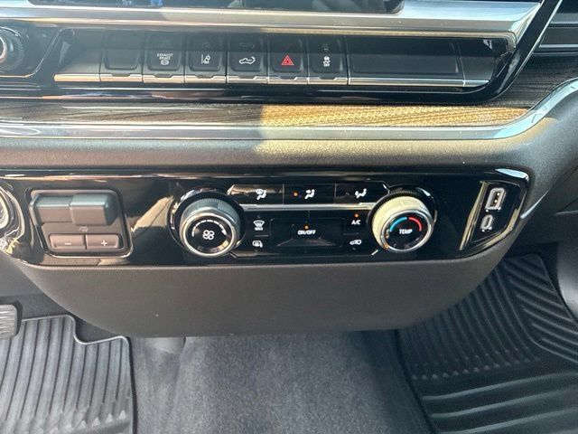 Used 2024 Chevrolet Silverado 2500 LT AWD/4WD image 13