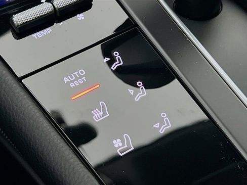 New 2026 Porsche Macan S image 23