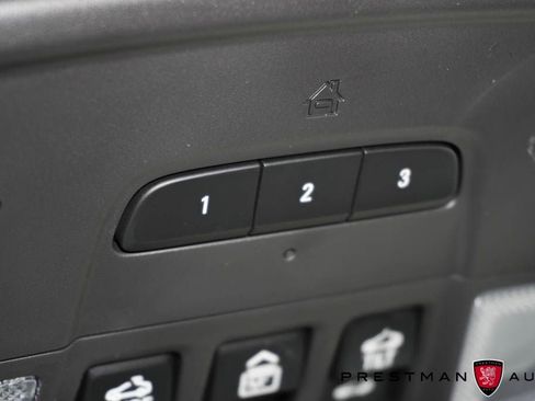 Used 2022 Chevrolet Traverse High Country AWD/4WD image 30
