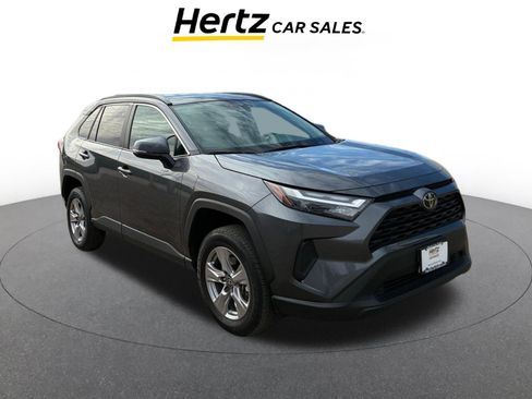 Used 2025 Toyota RAV4 XLE image 1