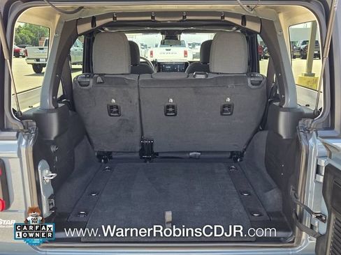 Used 2024 Jeep Wrangler Unlimited Rubicon w/ Convenience Group AWD/4WD image 12