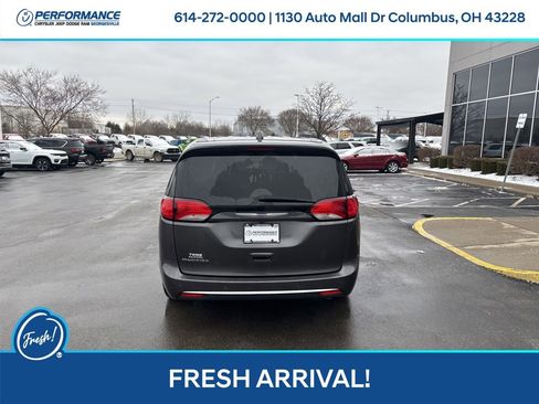 Used 2018 Chrysler Pacifica Touring Plus w/ Tire & Wheel Group image 5