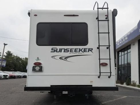 Used 2019 Chevrolet Express 4500 w/ RV Package RWD image 8