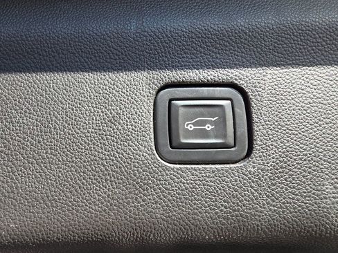 Used 2020 Buick Enclave Essence image 33