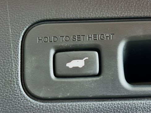 Used 2023 Acura MDX SH-AWD w/ Technology Package image 32