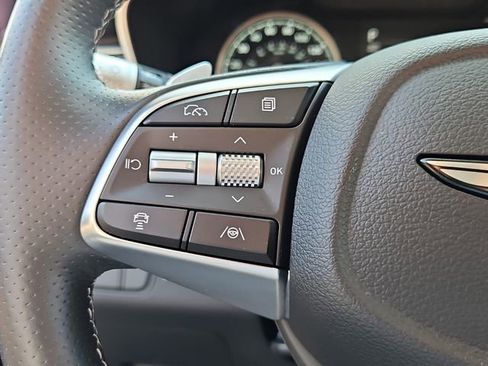 Used 2025 Genesis G70 2.5T image 25