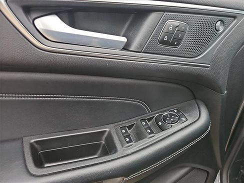 Used 2023 Ford Edge Titanium image 14