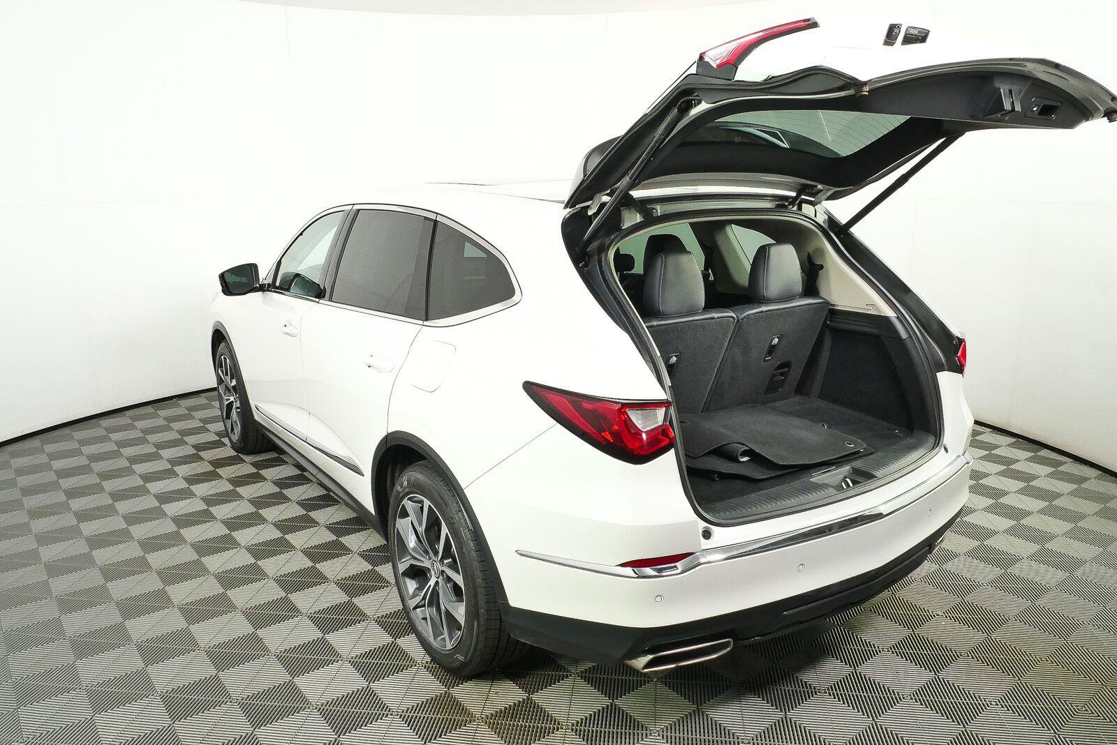 Used 2023 Acura MDX w/ Technology Package AWD/4WD image 27