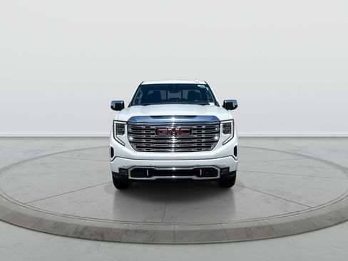Used 2023 GMC Sierra 1500 Denali w/ Technology Package AWD/4WD image 3