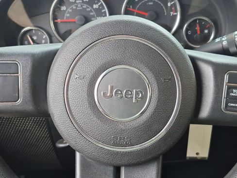Used 2015 Jeep Wrangler Sport AWD/4WD image 14