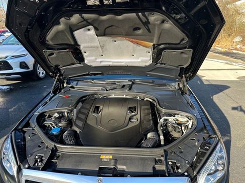 Used 2019 Mercedes-Benz S 560 4MATIC Sedan w/ Premium Package image 32