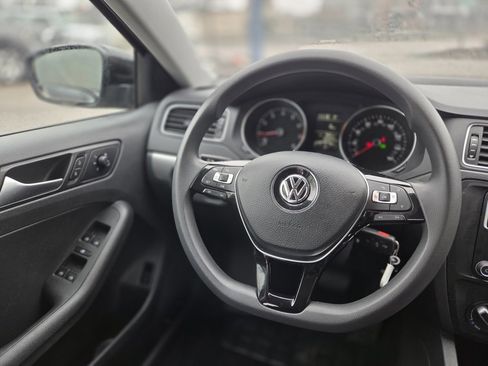 Used 2018 Volkswagen Jetta Wolfsburg Edition image 19