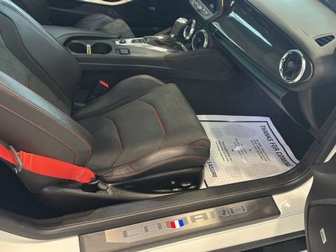 Used 2018 Chevrolet Camaro ZL1 RWD image 19