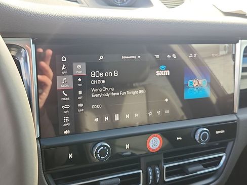 New 2026 Porsche Macan image 16