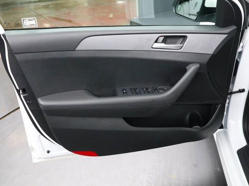 Used 2019 Hyundai Sonata SE image 16