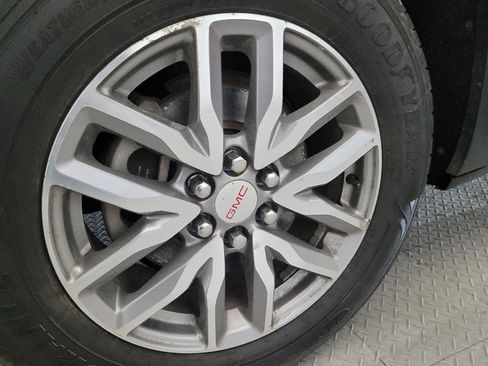 Used 2017 GMC Acadia SLE image 31