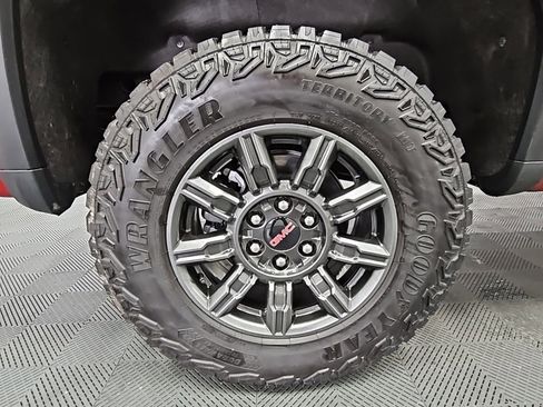 Used 2024 GMC Sierra 1500 AT4X image 50