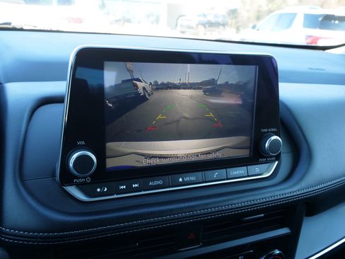 Used 2024 Nissan Rogue S image 26