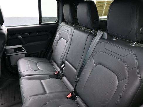 Used 2023 Land Rover Defender 130 SE AWD/4WD image 36