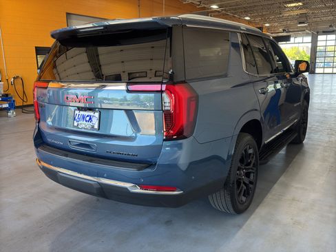 Used 2025 GMC Yukon Elevation w/ Elevation Premium Package AWD/4WD image 5