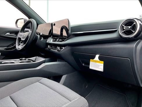 New 2026 Chevrolet Equinox LT FWD image 9