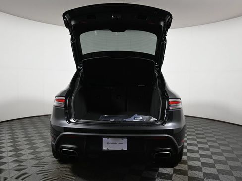 Used 2026 Porsche Macan AWD/4WD image 40