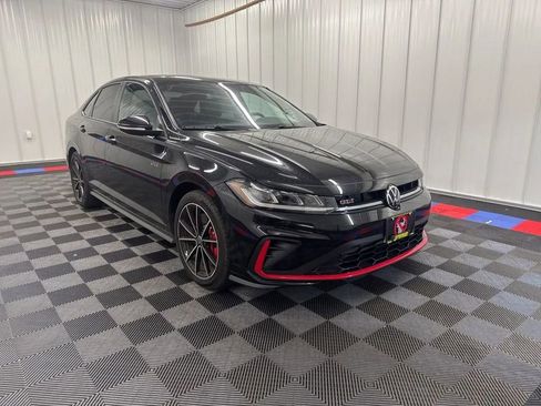 Used 2025 Volkswagen Jetta GLI Autobahn FWD image 2