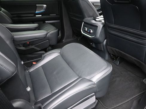 Used 2025 Ford Expedition Platinum AWD/4WD image 8