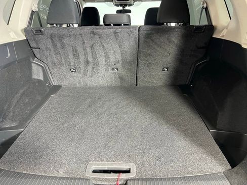 Used 2023 Nissan Rogue S image 31