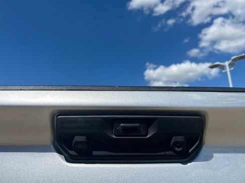 Used 2022 Chevrolet Silverado 2500 Custom w/ Custom Value Package AWD/4WD image 11