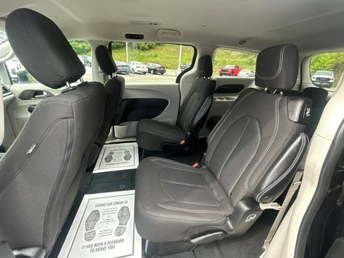 Used 2023 Chrysler Voyager LX FWD image 23
