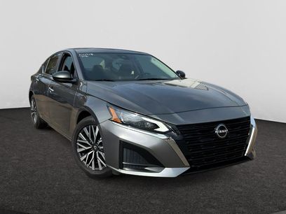 Used 2024 Nissan Altima 2.5 SV