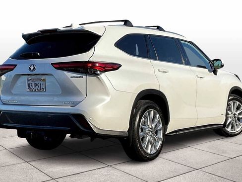 Used 2022 Toyota Highlander Limited image 16