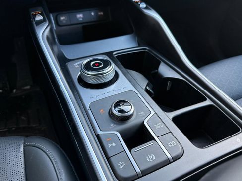 Used 2024 Kia Sorento EX image 41