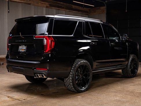 Used 2026 GMC Yukon Denali w/ Denali Reserve Package image 10