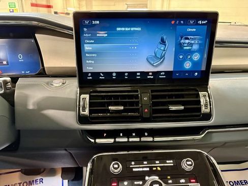 Used 2024 Lincoln Navigator Black Label image 4