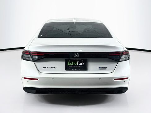 Used 2023 Honda Accord Touring image 7