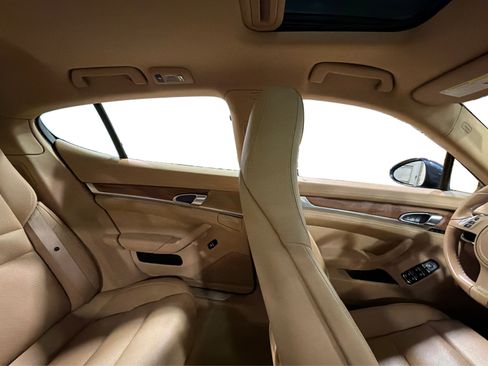 Used 2014 Porsche Panamera RWD image 43