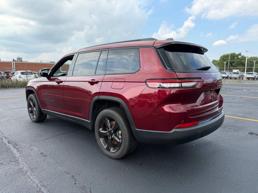 Used 2023 Jeep Grand Cherokee L Laredo AWD/4WD image 5