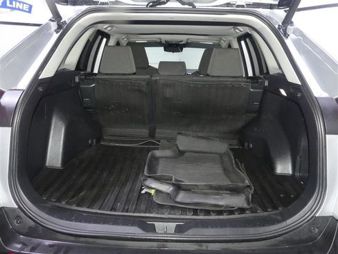 Used 2022 Toyota RAV4 XLE w/ Convenience Package AWD/4WD image 9